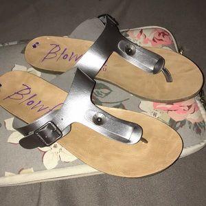 Silver footbed sandals, EUC!! Sz 8.5